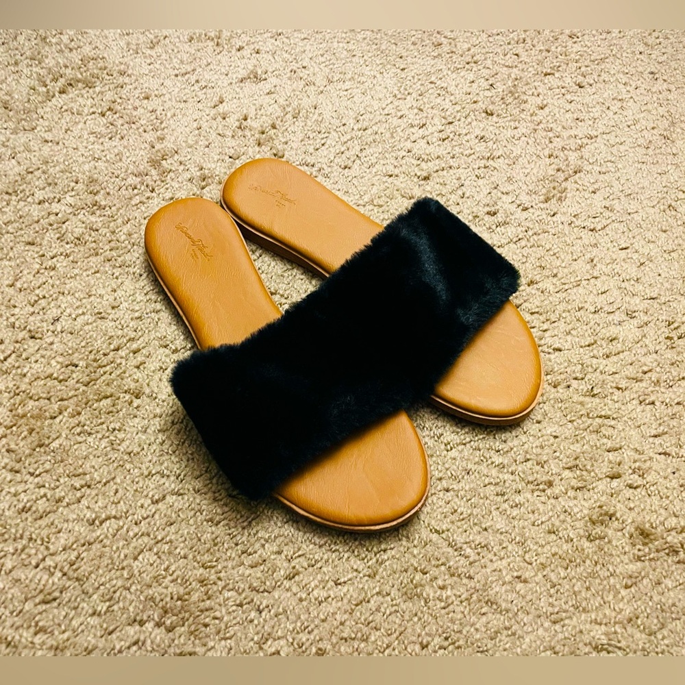 Women's Fur Slides
